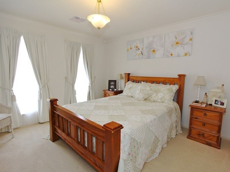 14 Creedon Close, Evanston Park SA 5116