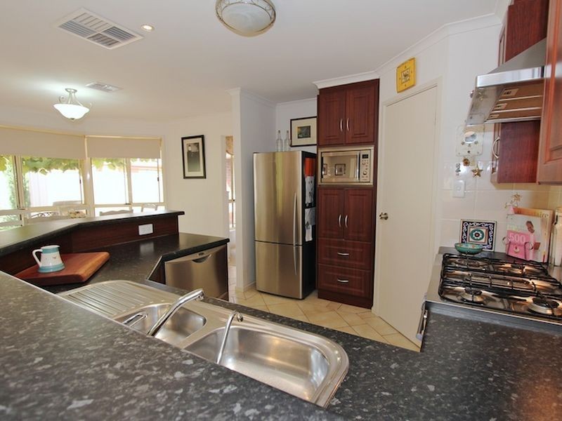 14 Creedon Close, Evanston Park SA 5116