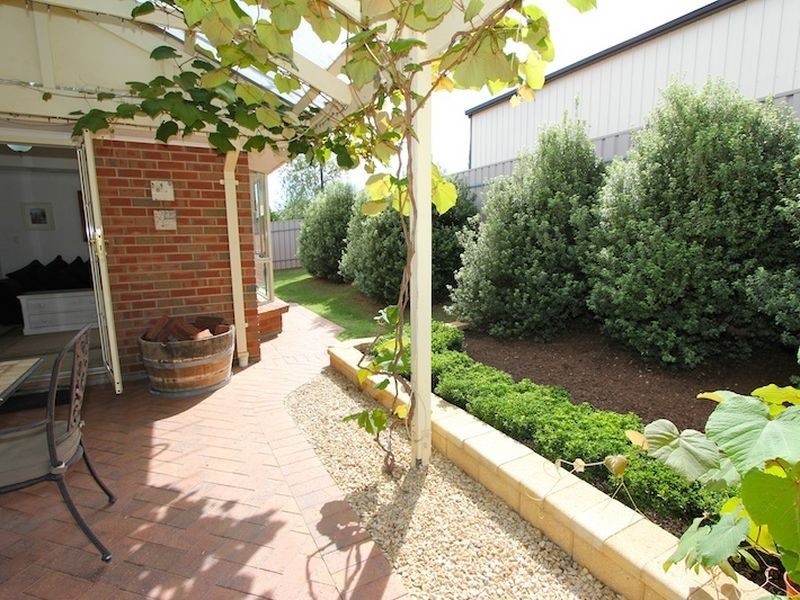 14 Creedon Close, Evanston Park SA 5116