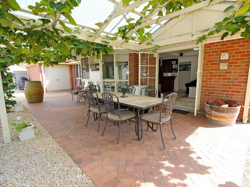 14 Creedon Close, Evanston Park SA 5116