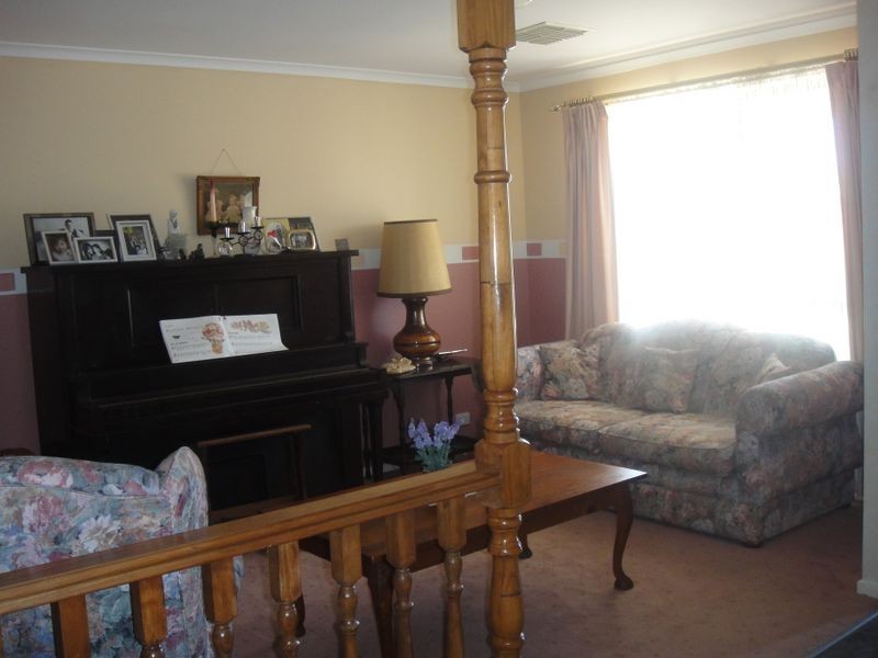 48 Jemalong Crescent, Roseworthy SA 5371