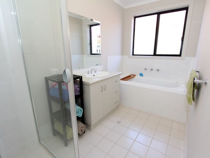 4 Albert Court, Andrews Farm SA 5114