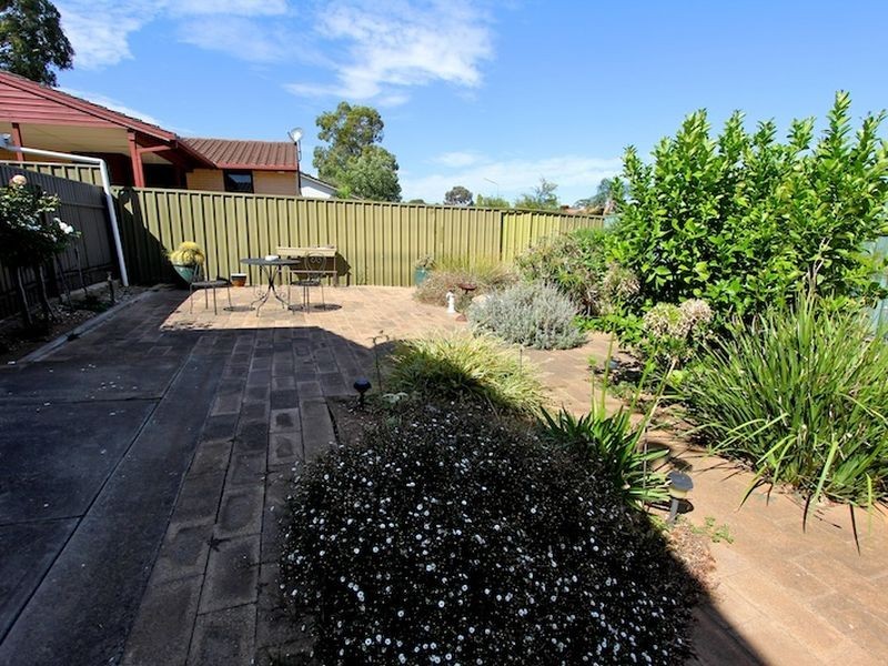 8 Jones Crescent, Elizabeth East SA 5112