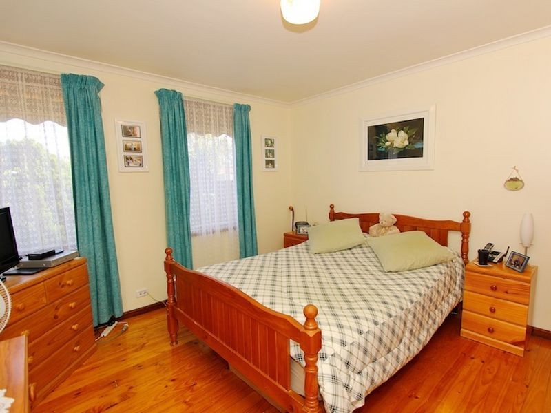 8 Jones Crescent, Elizabeth East SA 5112