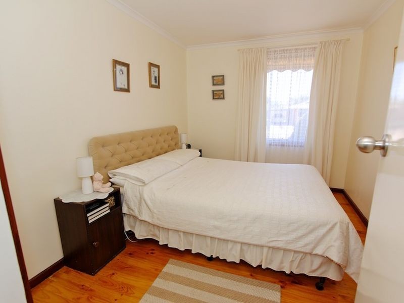 8 Jones Crescent, Elizabeth East SA 5112