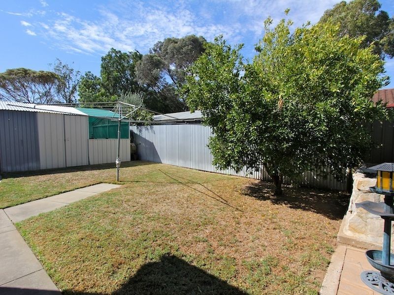 8 Jones Crescent, Elizabeth East SA 5112