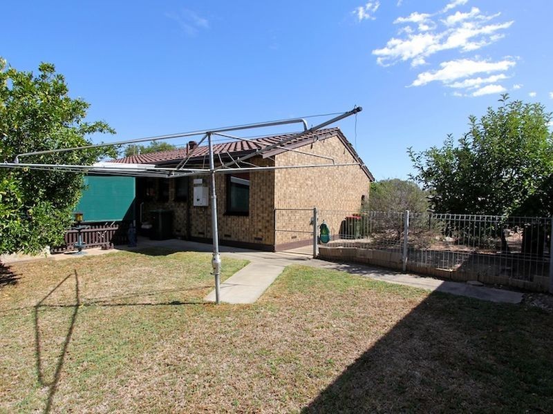 8 Jones Crescent, Elizabeth East SA 5112