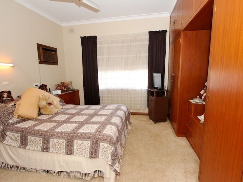 16 Barnet Road, Evanston SA 5116