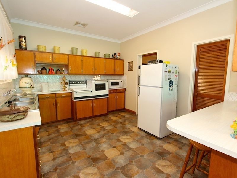 16 Barnet Road, Evanston SA 5116