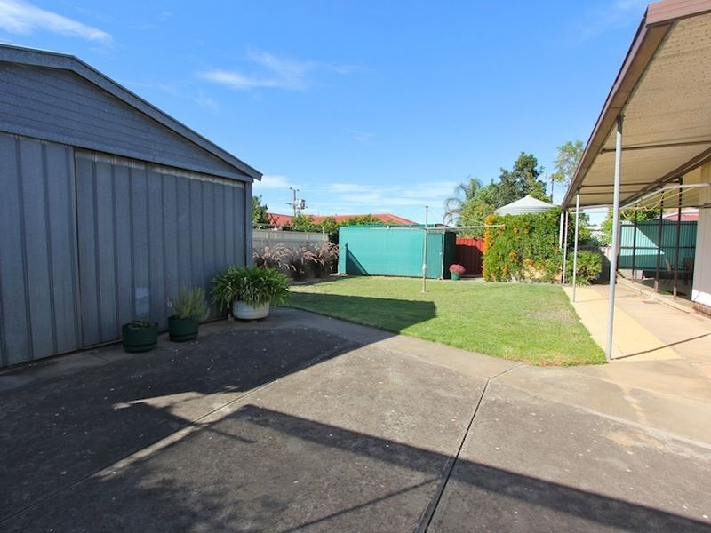 16 Barnet Road, Evanston SA 5116