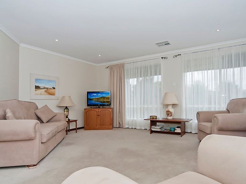 24 Toner Crescent, Evanston Park SA 5116