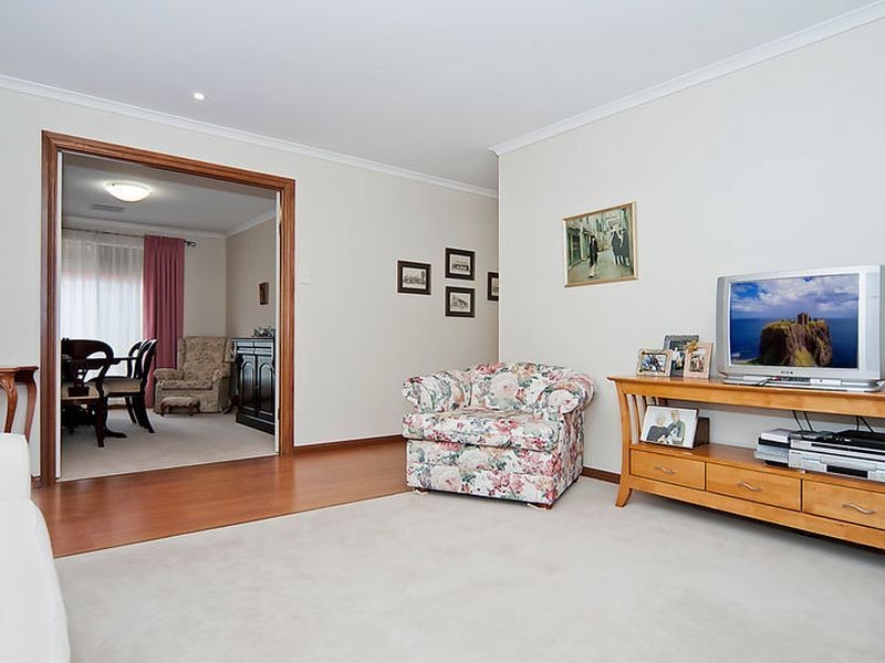 24 Toner Crescent, Evanston Park SA 5116