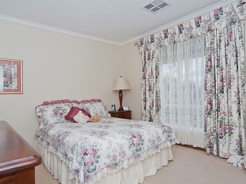 24 Toner Crescent, Evanston Park SA 5116