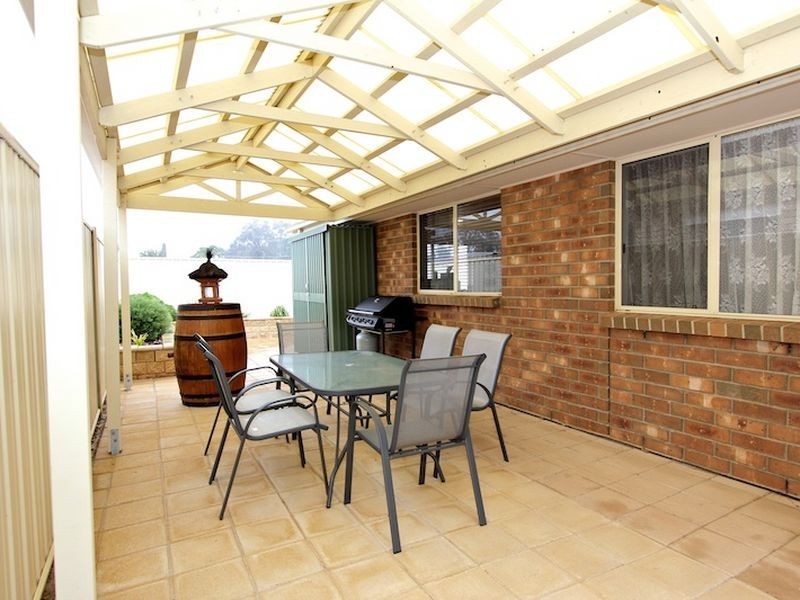 14 Meadow Lane, Para Hills West SA 5096