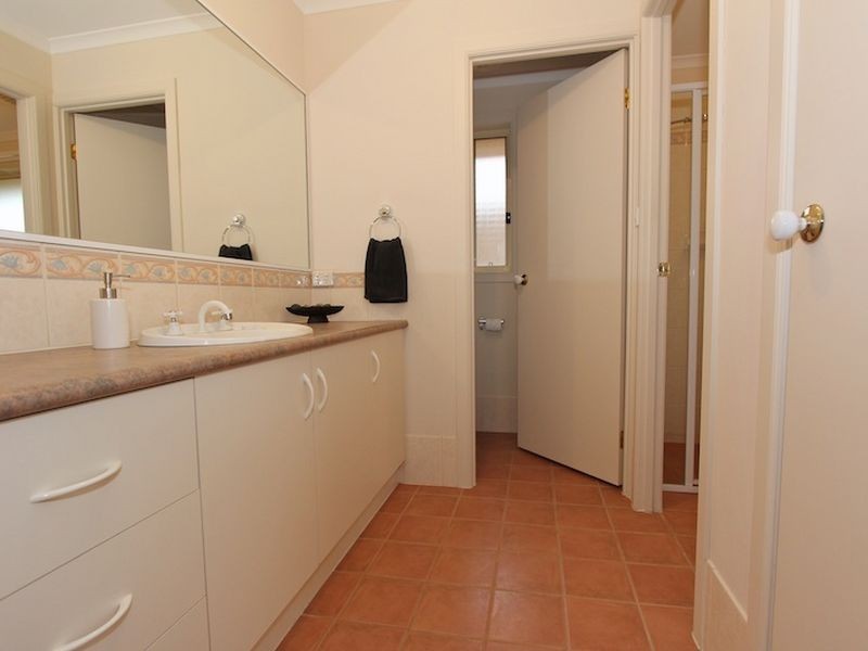 14 Meadow Lane, Para Hills West SA 5096