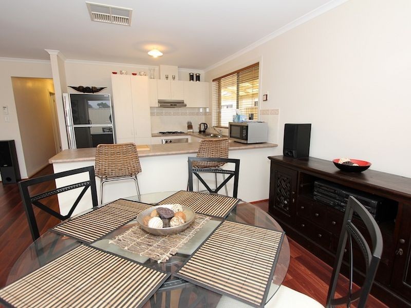 14 Meadow Lane, Para Hills West SA 5096