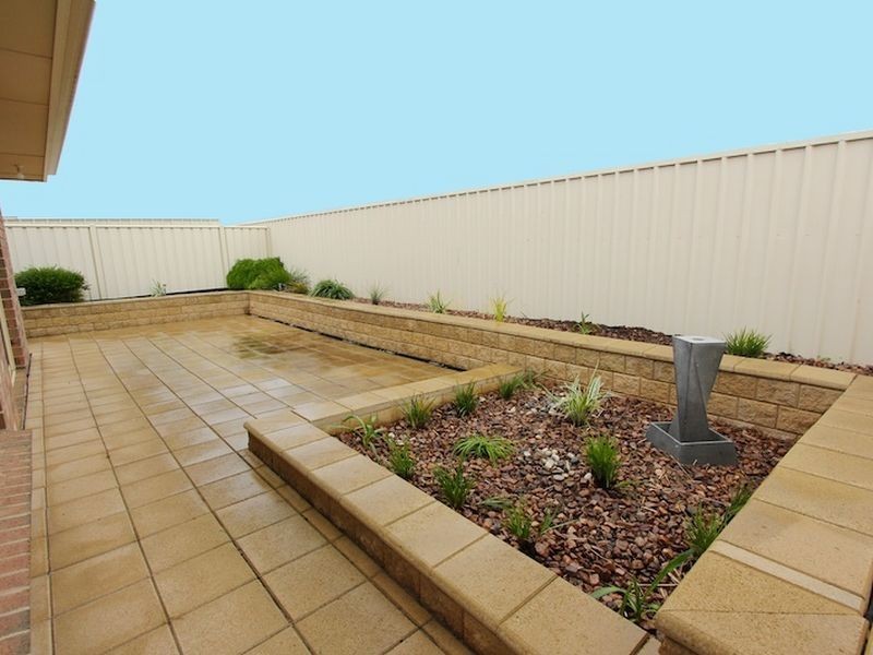 14 Meadow Lane, Para Hills West SA 5096