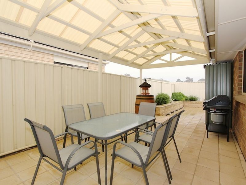 14 Meadow Lane, Para Hills West SA 5096