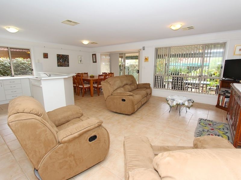 24 Lumsden Court, Evanston Park SA 5116