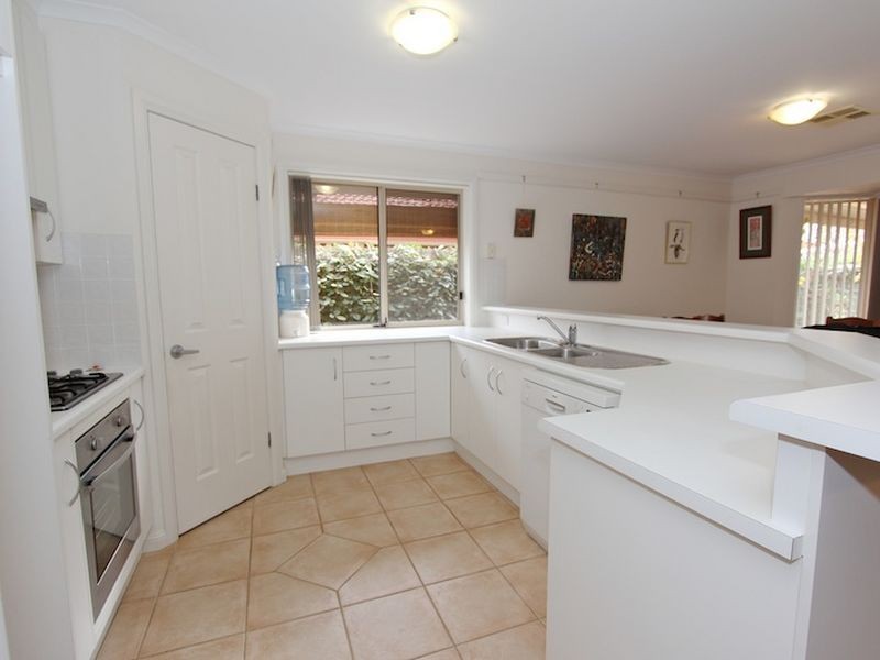 24 Lumsden Court, Evanston Park SA 5116