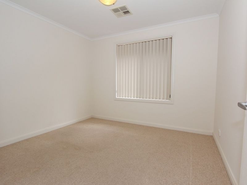 24 Lumsden Court, Evanston Park SA 5116