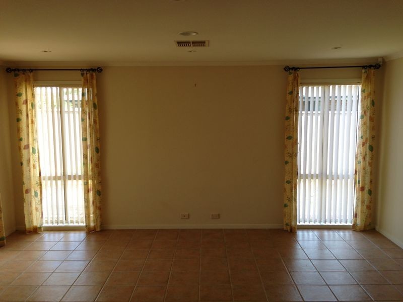 5 Greening Drive, Evanston Park SA 5116