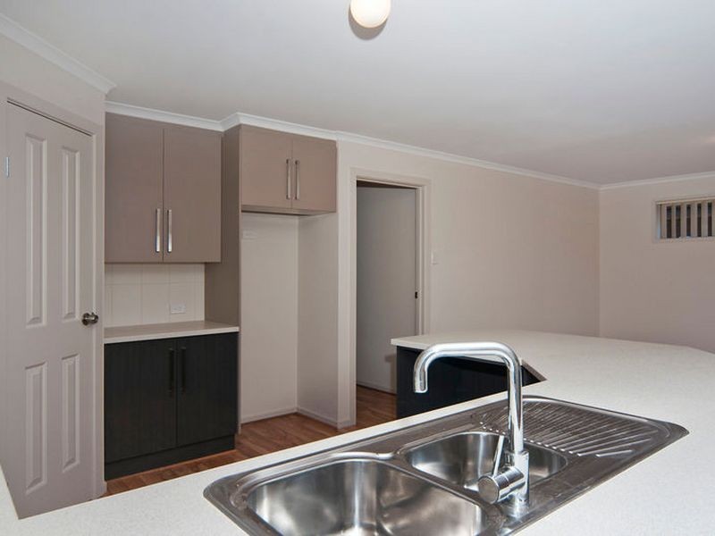 8 Dyson Street, Evanston SA 5116