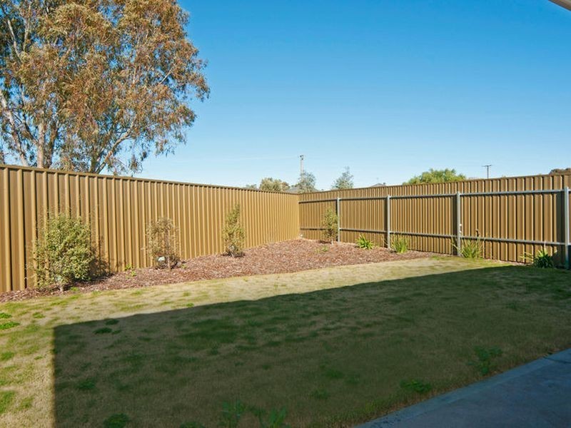 8 Dyson Street, Evanston SA 5116