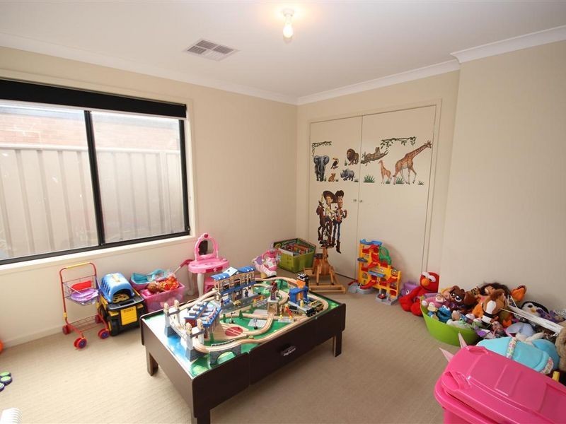 8 Nybo Court, Munno Para West SA 5115
