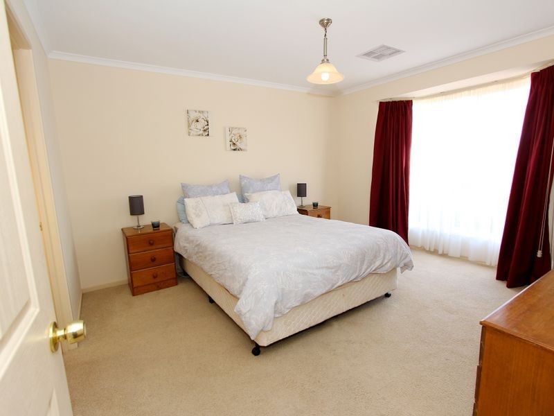 9 Lumsden Court, Evanston Park SA 5116