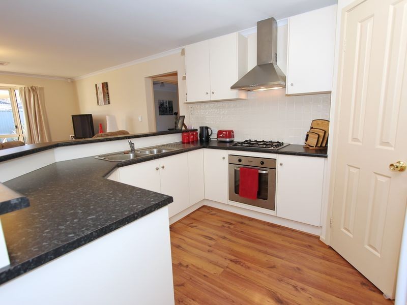 9 Lumsden Court, Evanston Park SA 5116