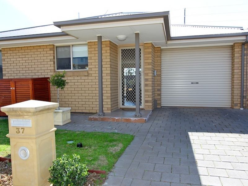 37 Hamra Drive, Smithfield SA 5114