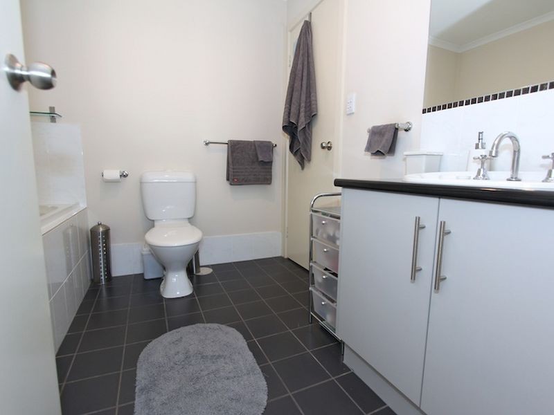 37 Hamra Drive, Smithfield SA 5114