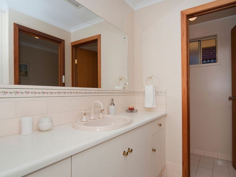 2 Purcell Grove, Evanston Park SA 5116