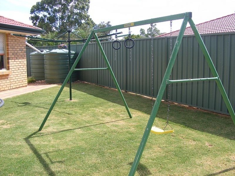 17 Lumsden Court, Evanston Park SA 5116