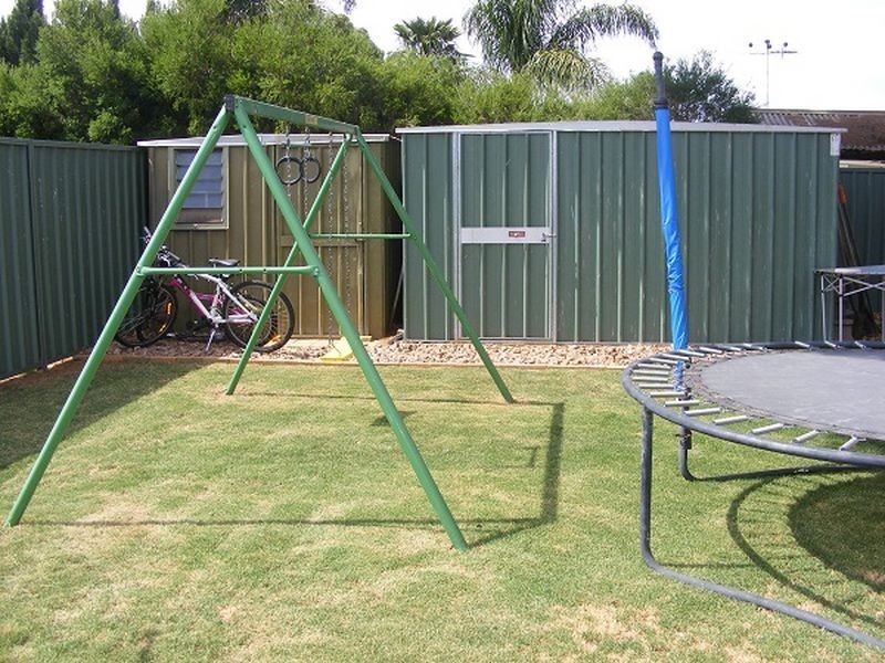 17 Lumsden Court, Evanston Park SA 5116