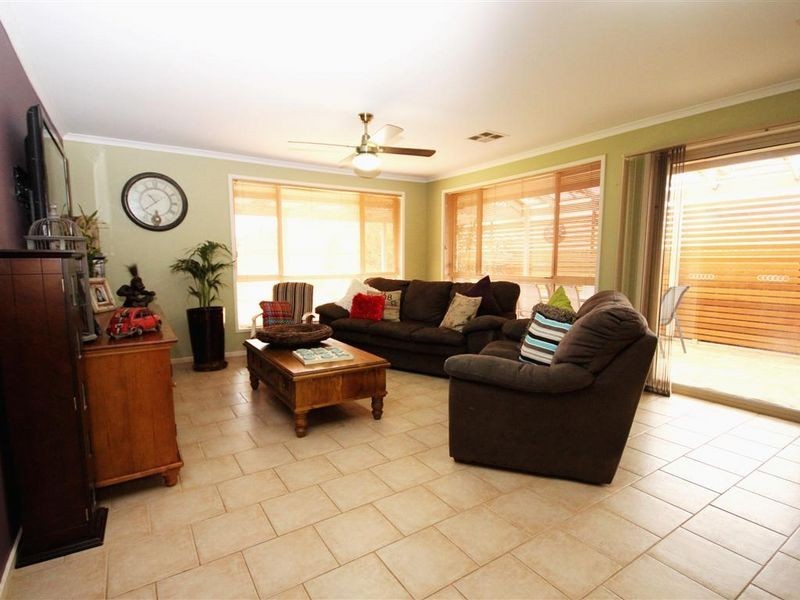 4 Urrbrae Way, Evanston Park SA 5116