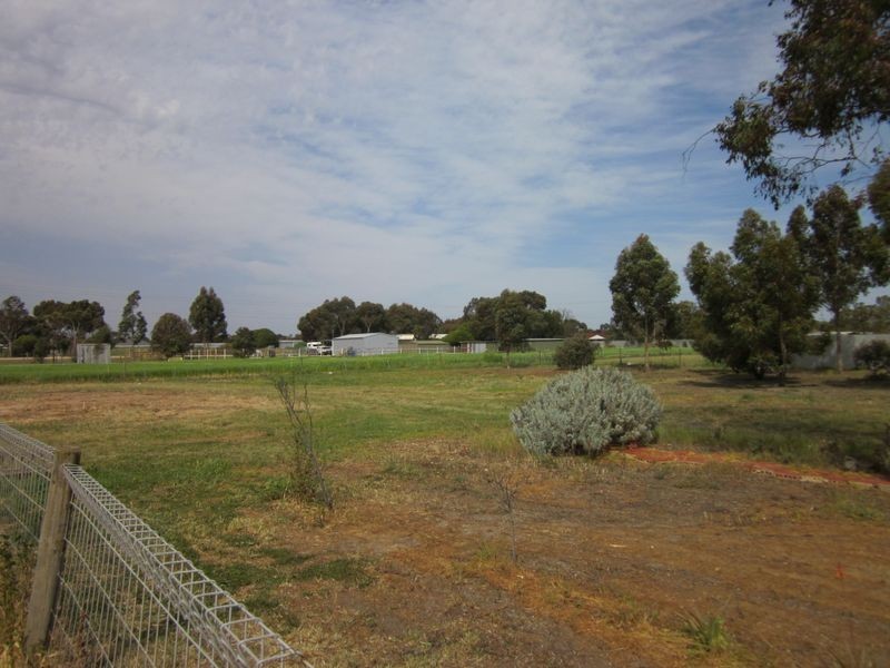 16 Dawkins Road, Two Wells SA 5501