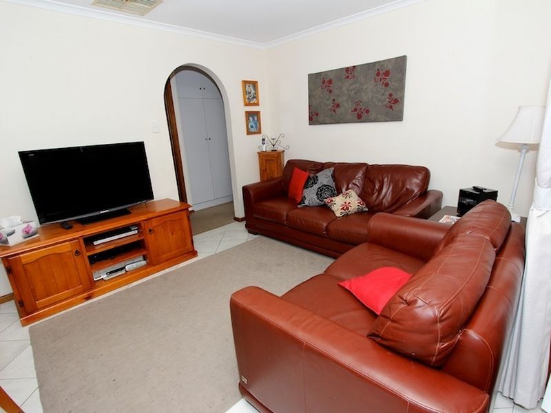 9 Ames Drive, Evanston Park SA 5116