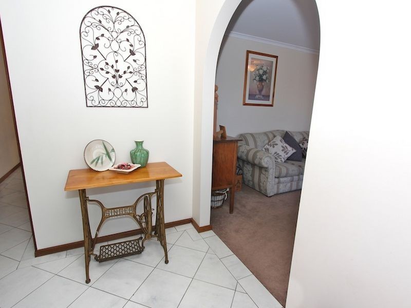 9 Ames Drive, Evanston Park SA 5116