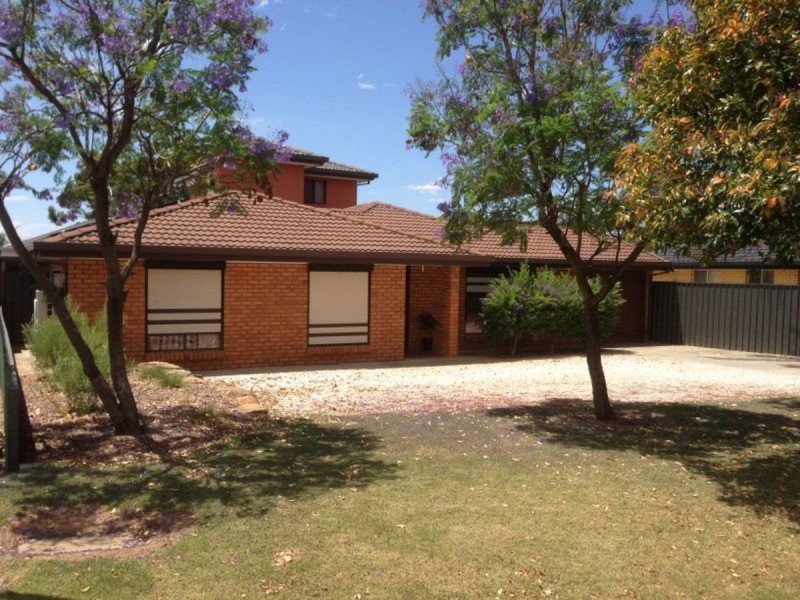 12 Barkley Crescent, Willaston SA 5118