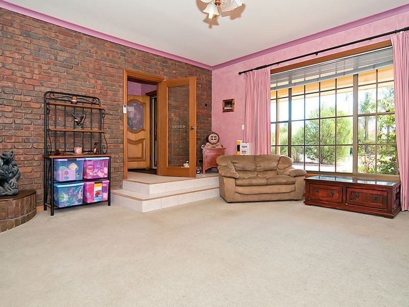 18 Bassett Crescent, Gawler East SA 5118