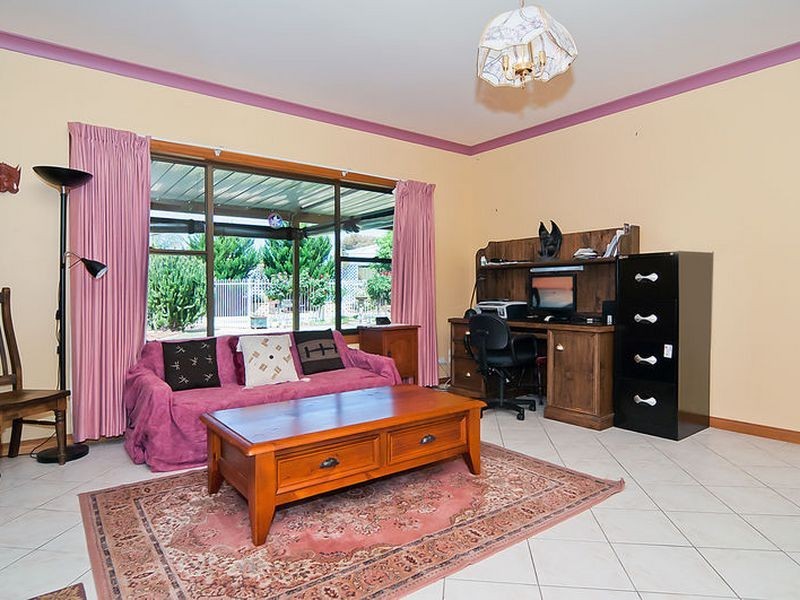 18 Bassett Crescent, Gawler East SA 5118