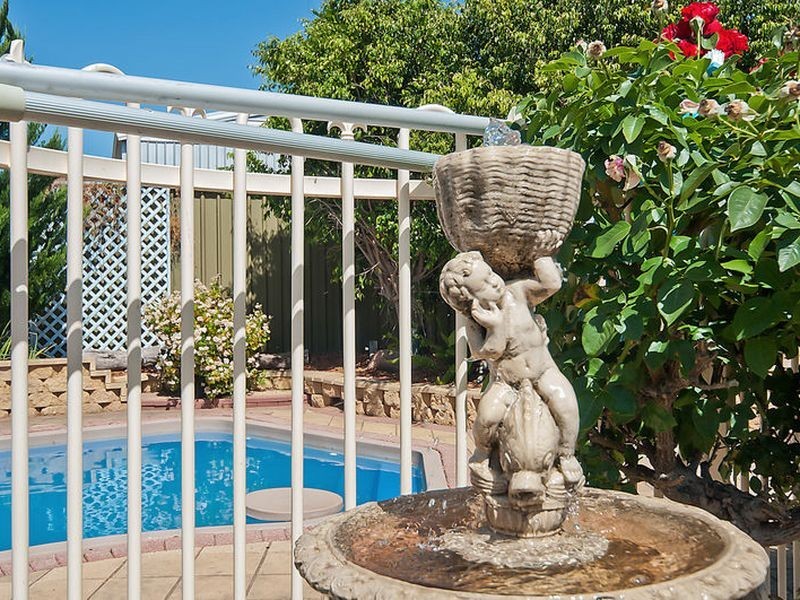 18 Bassett Crescent, Gawler East SA 5118