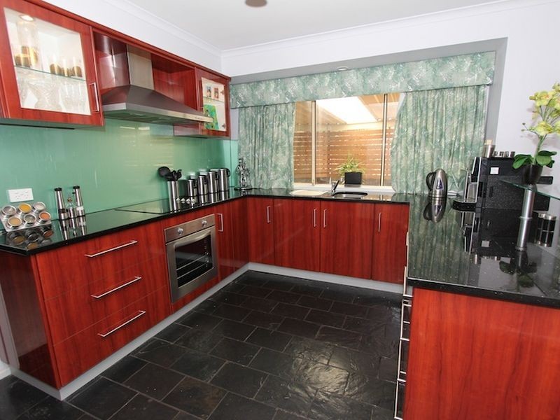 28 Holyoak Court, Hillbank SA 5112