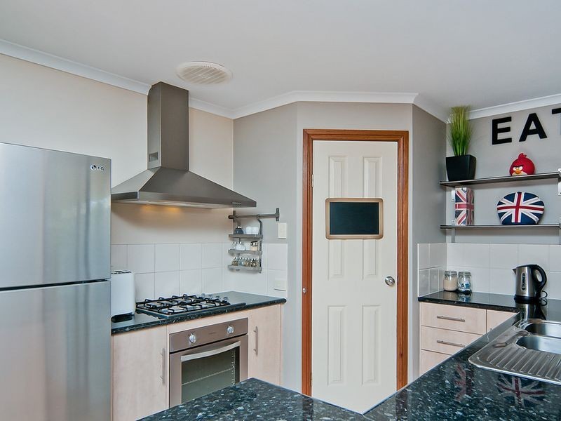 8 Parham Court, Evanston Park SA 5116