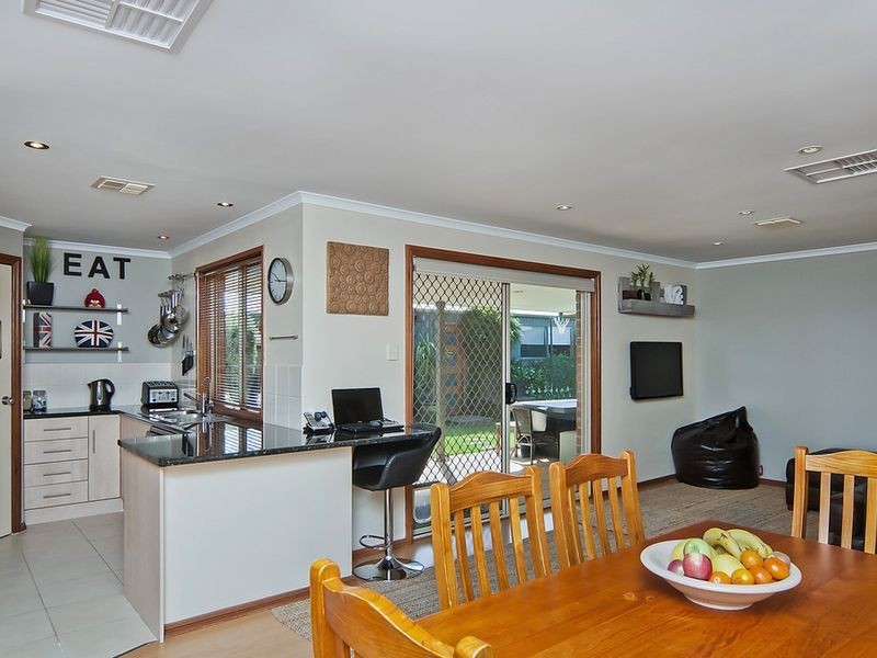 8 Parham Court, Evanston Park SA 5116