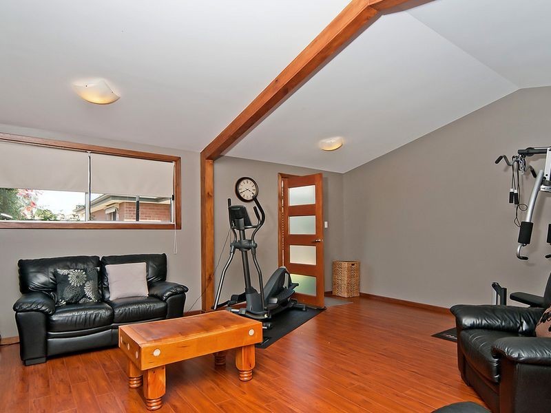 8 Parham Court, Evanston Park SA 5116