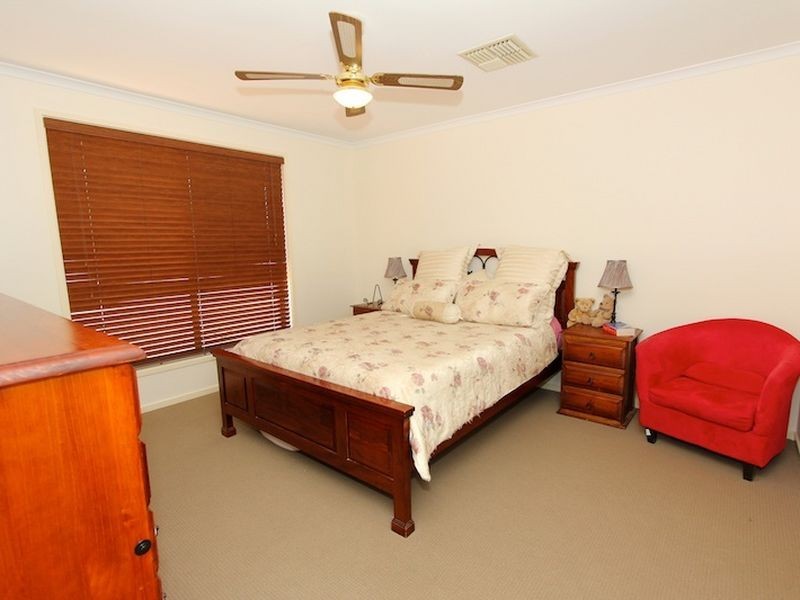 48 Jemalong Crescent, Roseworthy SA 5371