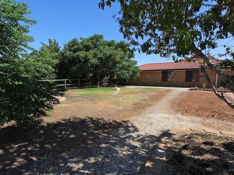 48 Jemalong Crescent, Roseworthy SA 5371